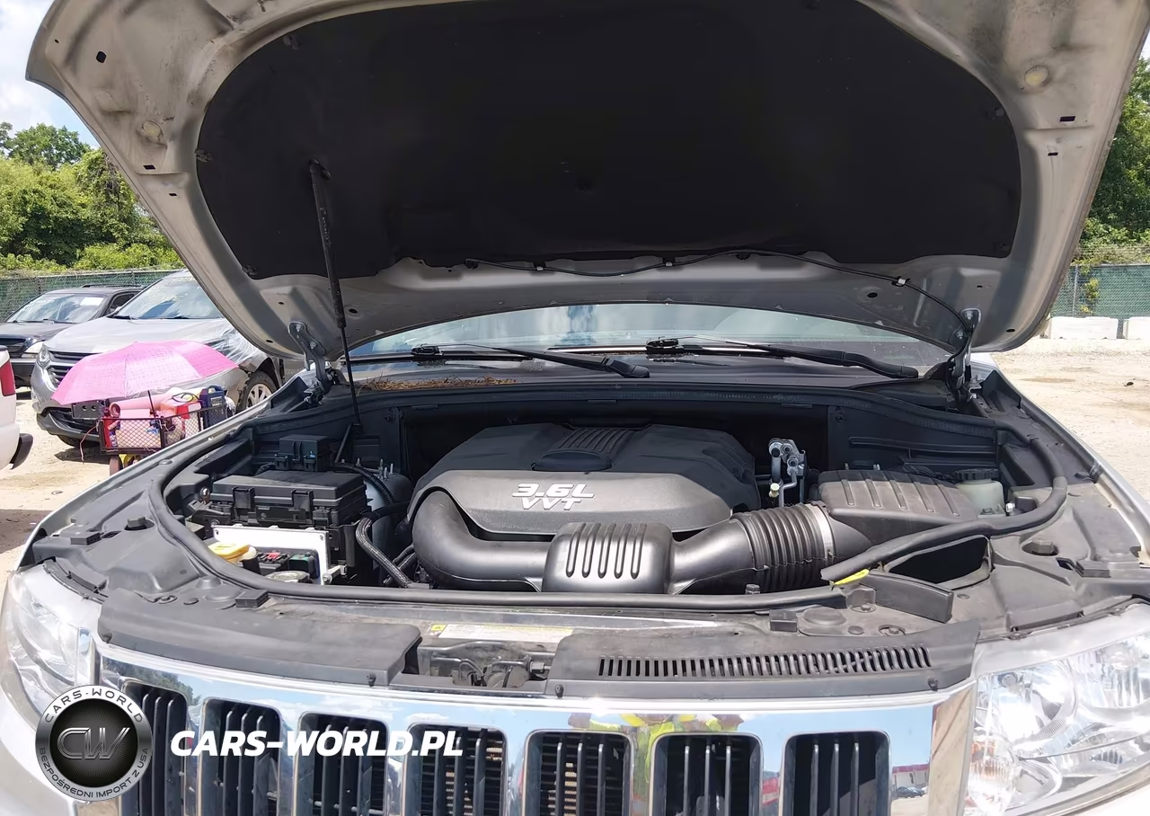 2013 Jeep Grand Cherokee Laredo VIN:1C4RJFAG3DC631025 - 10