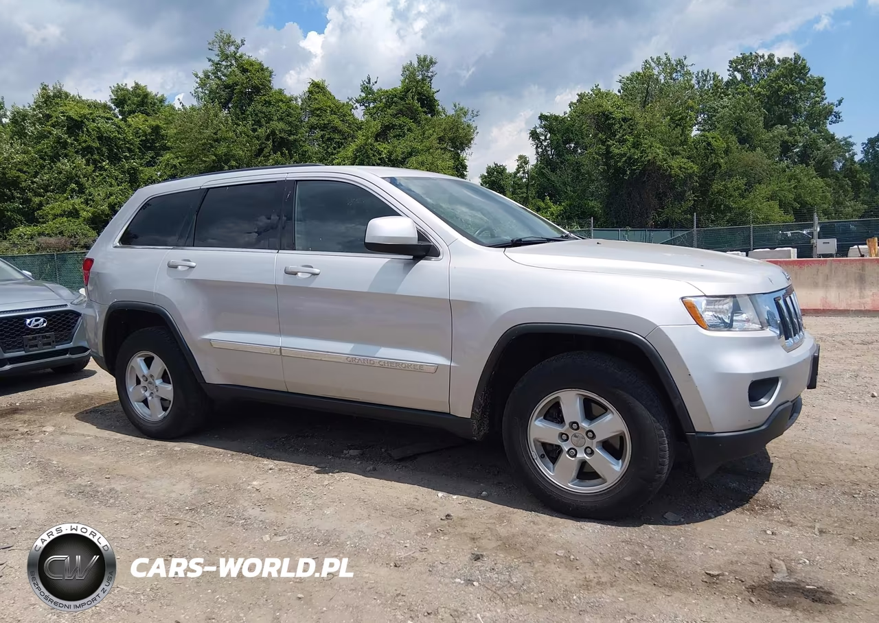 2013 Jeep Grand Cherokee Laredo VIN:1C4RJFAG3DC631025 - 13
