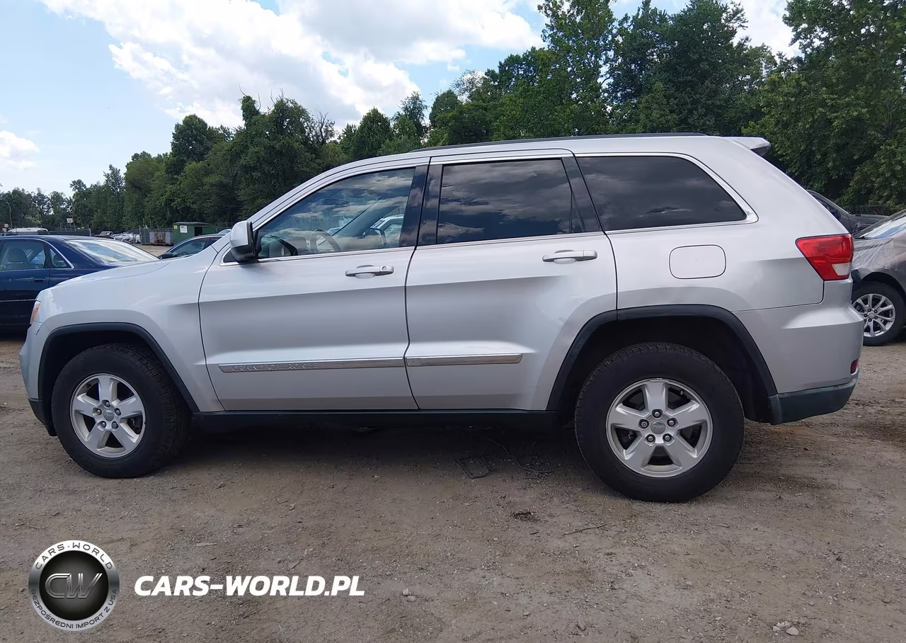 2013 Jeep Grand Cherokee Laredo VIN:1C4RJFAG3DC631025 - 14