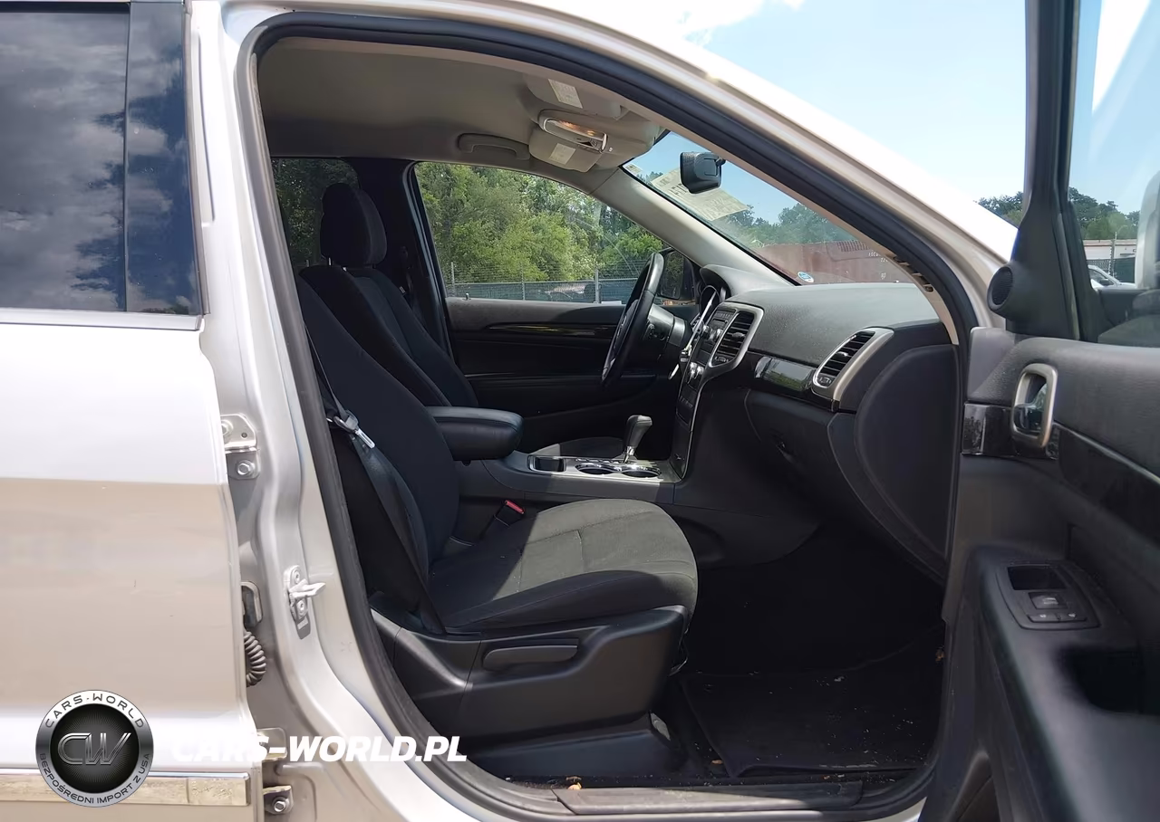 2013 Jeep Grand Cherokee Laredo VIN:1C4RJFAG3DC631025 - 5