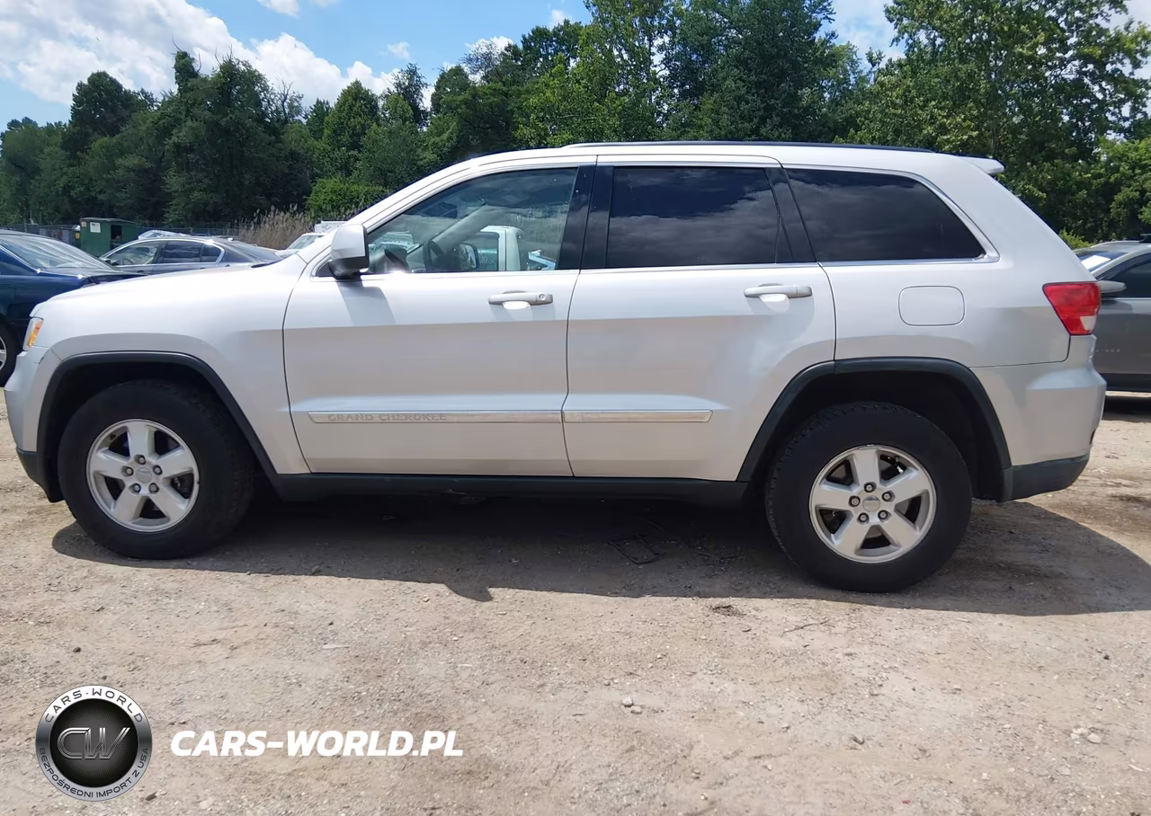 2013 Jeep Grand Cherokee Laredo VIN:1C4RJFAG3DC631025 - 6