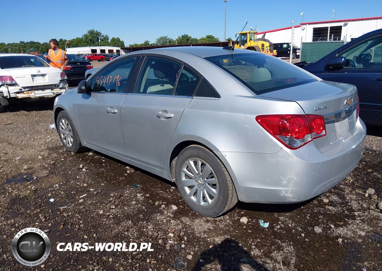 2011 Chevrolet Cruze Ls VIN:1G1PC5SH8B7179994 - 3