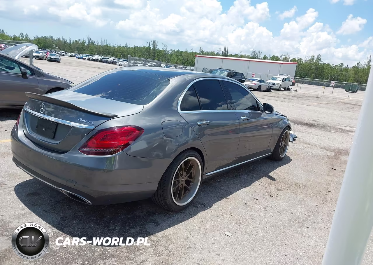2019 Mercedes-Benz C 300 4Matic VIN:55SWF8EB4KU285435 - 4