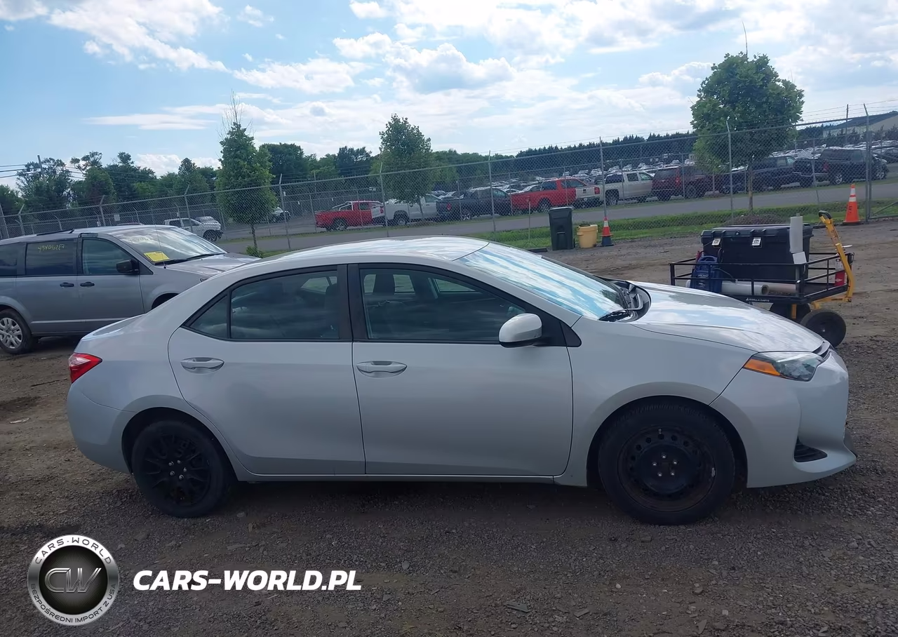 2019 Toyota Corolla Le VIN:2T1BURHE3KC236877 - 13