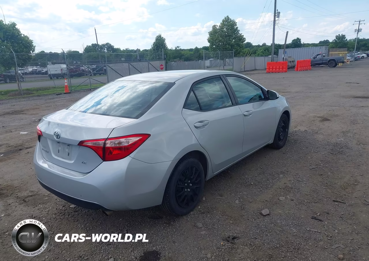 2019 Toyota Corolla Le VIN:2T1BURHE3KC236877 - 4
