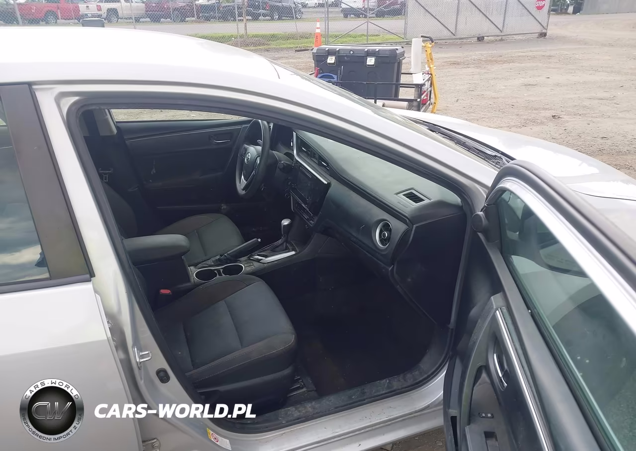 2019 Toyota Corolla Le VIN:2T1BURHE3KC236877 - 5