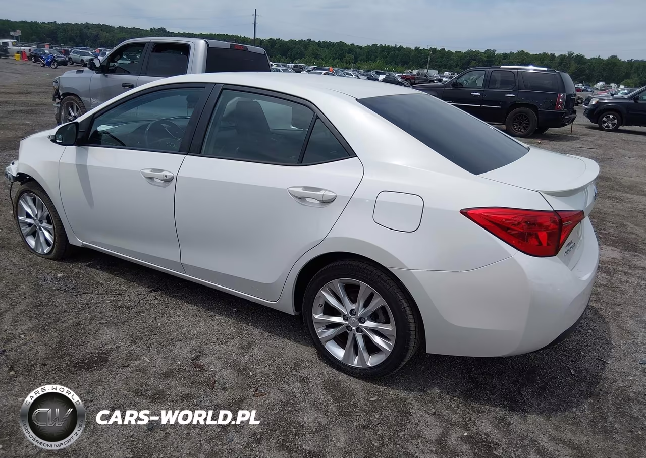 2018 Toyota Corolla Se VIN:5YFBURHE4JP804066 - 3