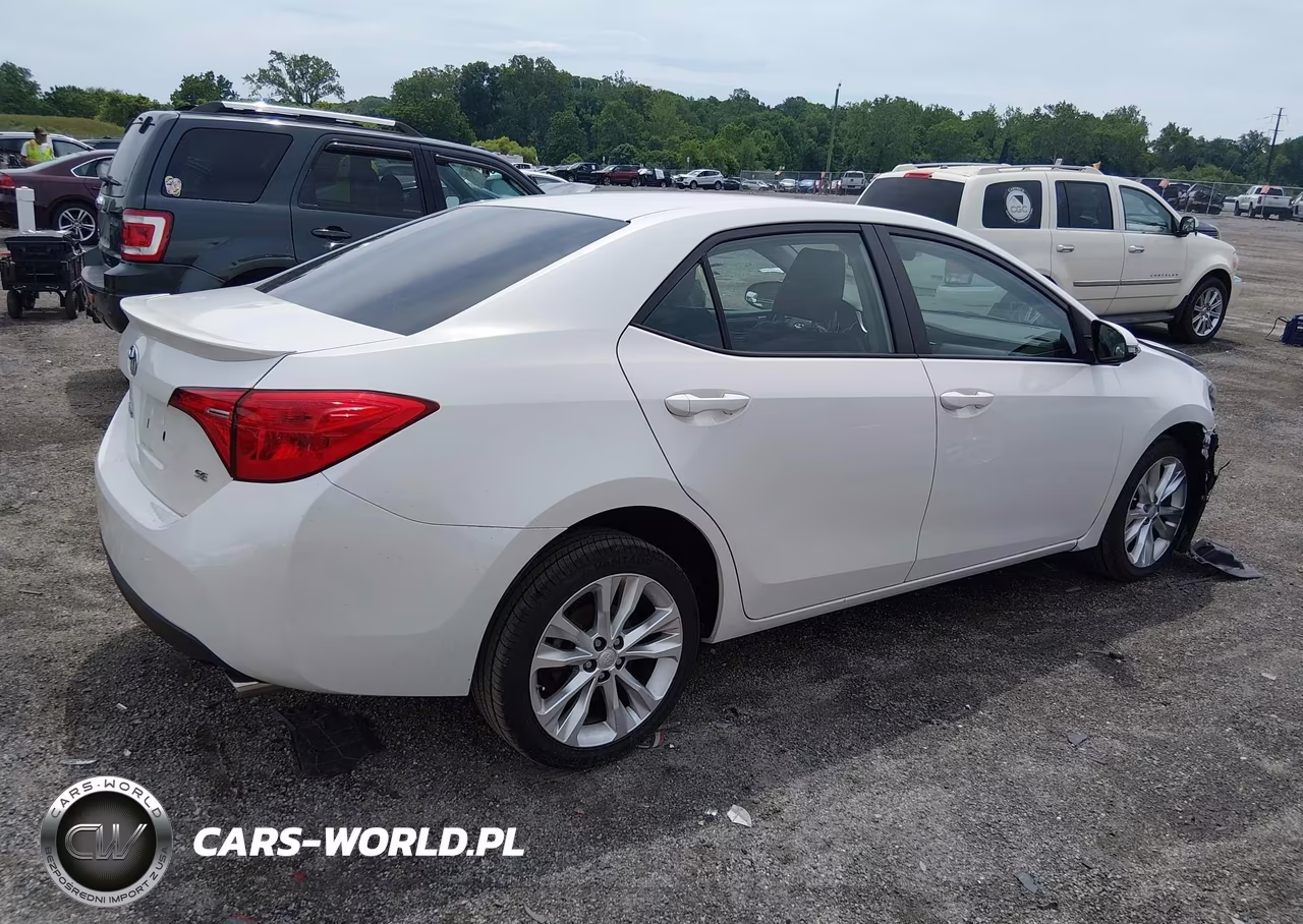 2018 Toyota Corolla Se VIN:5YFBURHE4JP804066 - 4