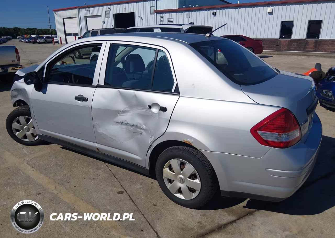 2011 Nissan Versa 1.6 VIN:3N1CC1AP1BL435012 - 3