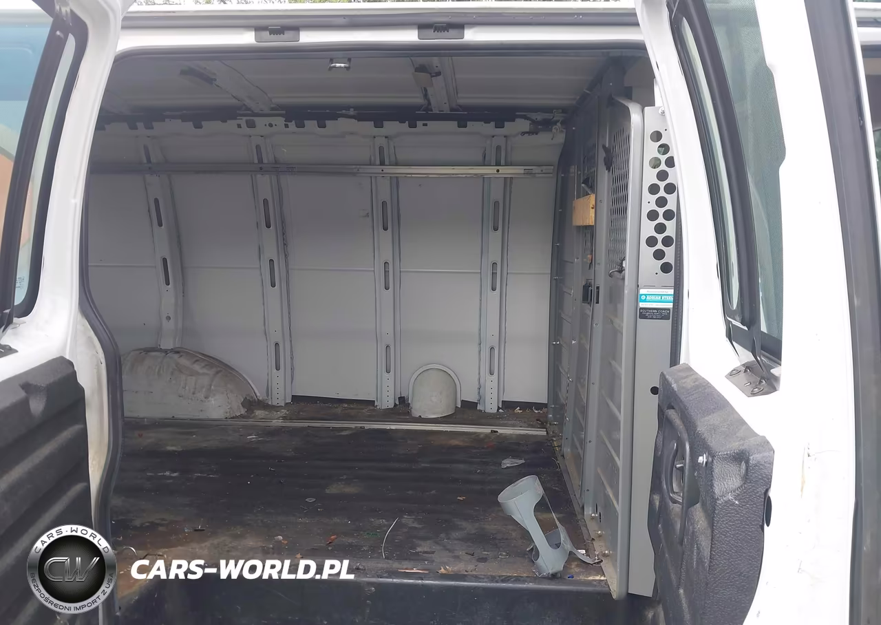 2018 Chevrolet Express 2500 Work Van VIN:1GCWGAFP6J1340328 - 8