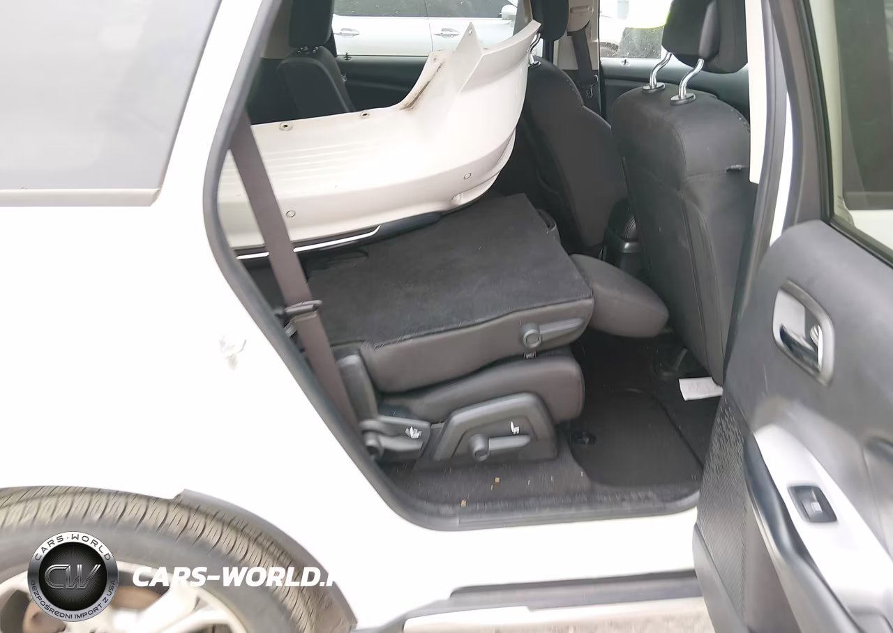 2017 Dodge Journey Crossroad VIN:3C4PDCGG8HT625526 - 8