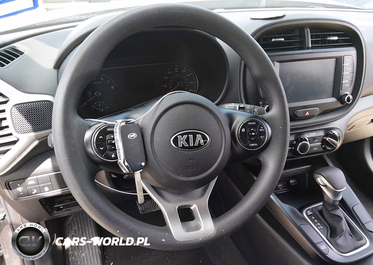2021 Kia Soul S VIN:KNDJ23AU7M7792744 - 11