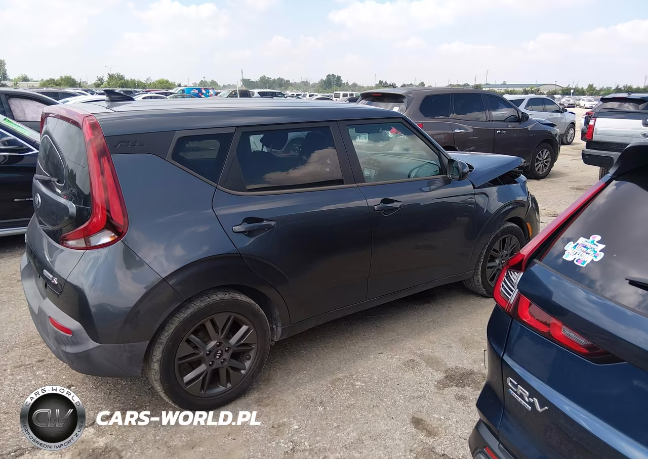 2021 Kia Soul S VIN:KNDJ23AU7M7792744 - 13