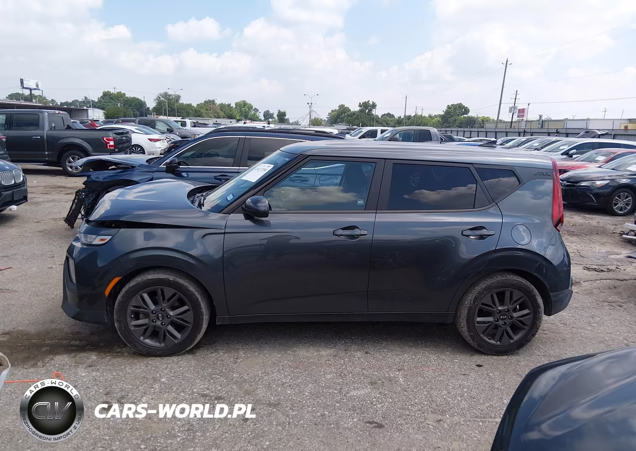 2021 Kia Soul S VIN:KNDJ23AU7M7792744 - 14