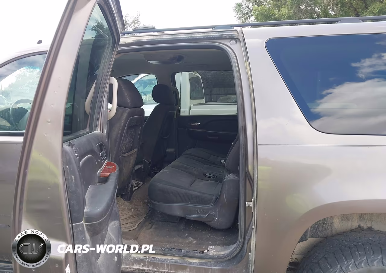 2011 Chevrolet Suburban Ls VIN:1GNSKHE34BR356526 - 8
