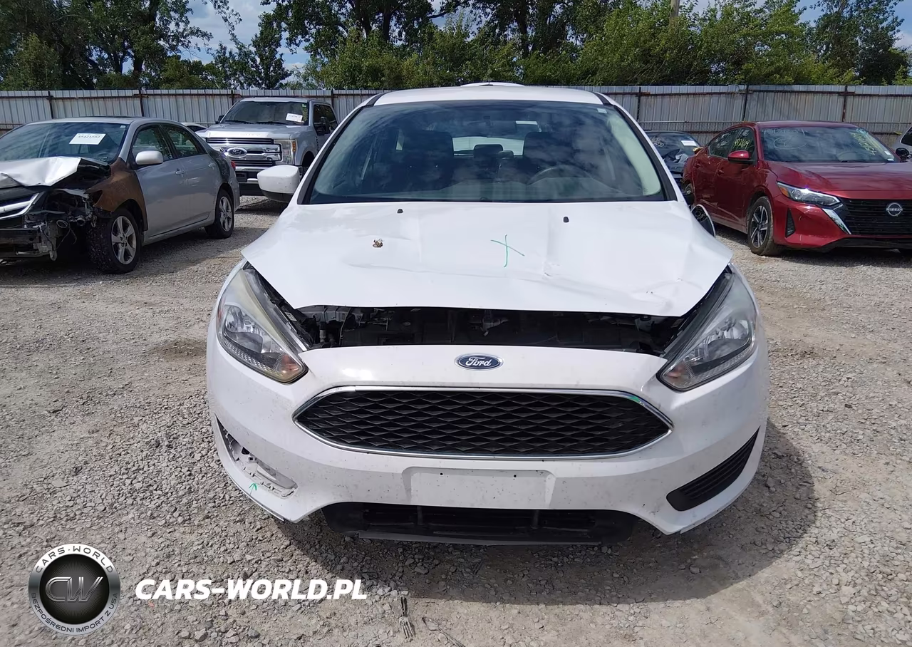 2018 Ford Focus Se VIN:1FADP3K26JL262205 - 12