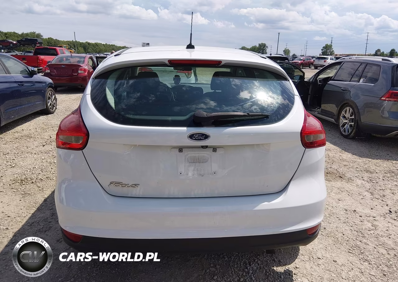 2018 Ford Focus Se VIN:1FADP3K26JL262205 - 16