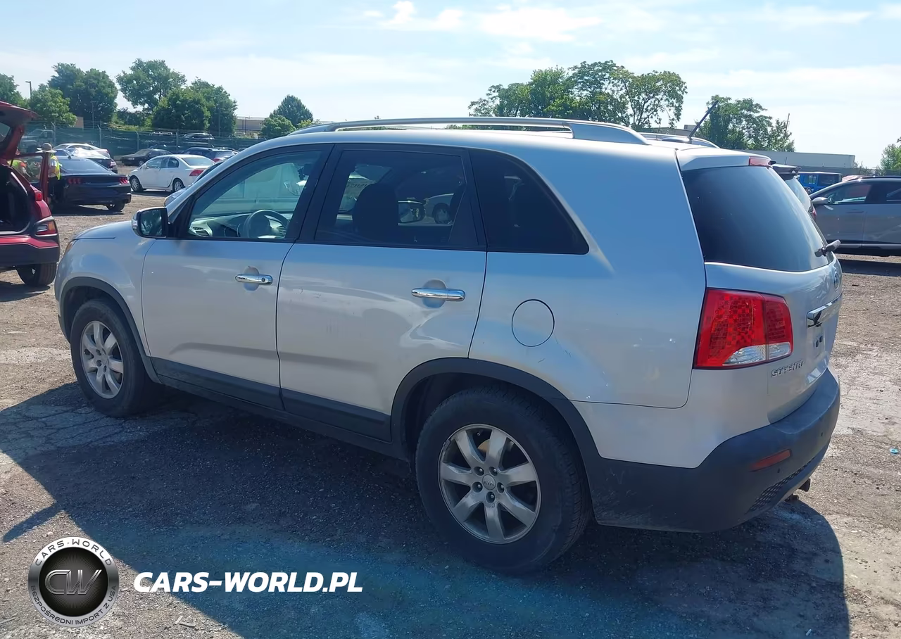 2013 Kia Sorento Lx VIN:5XYKT4A61DG361845 - 3