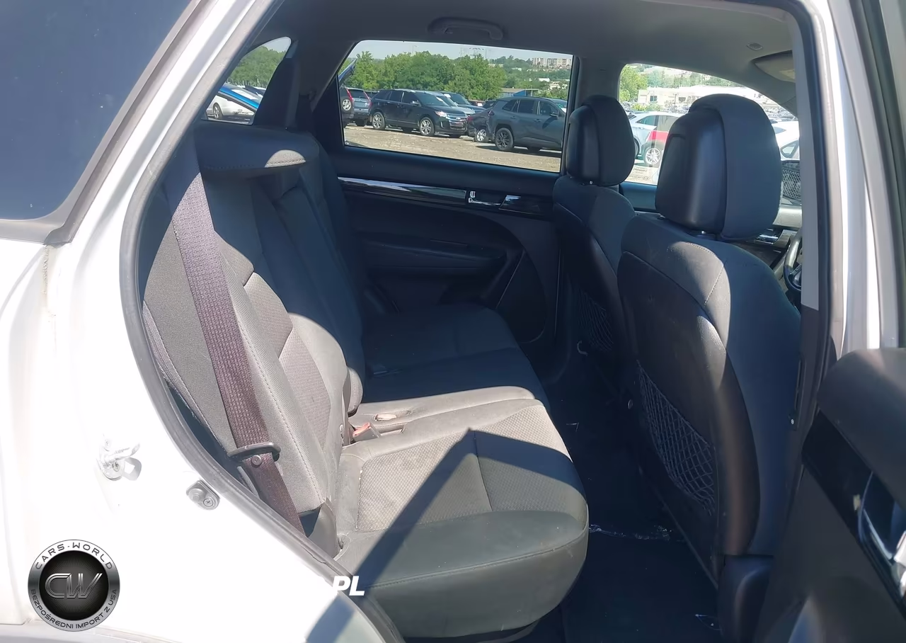 2013 Kia Sorento Lx VIN:5XYKT4A61DG361845 - 8
