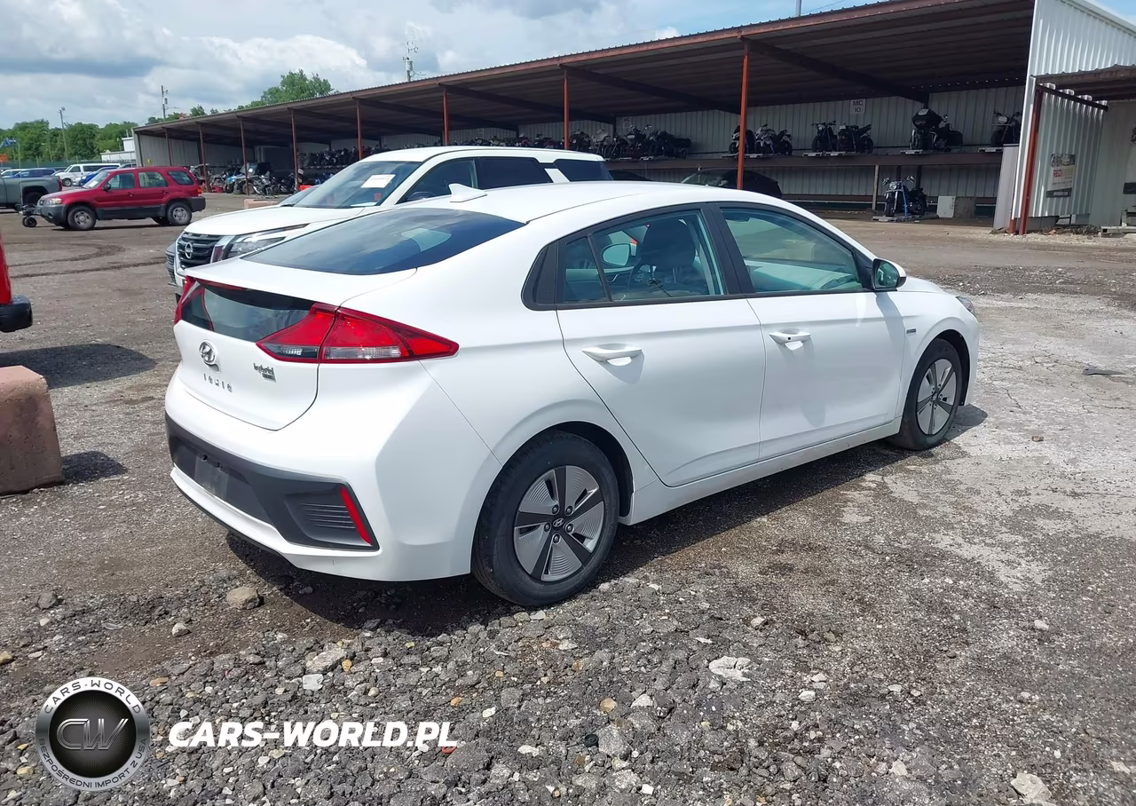 2020 Hyundai Ioniq Hybrid Blue VIN:KMHC65LCXLU232063 - 4