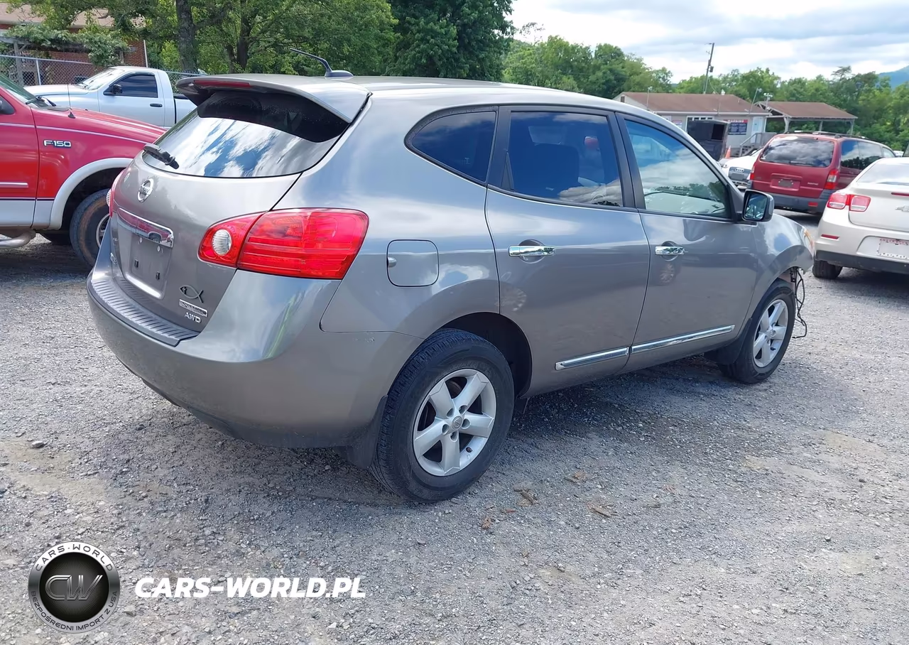 2013 Nissan Rogue S VIN:JN8AS5MV2DW664230 - 4