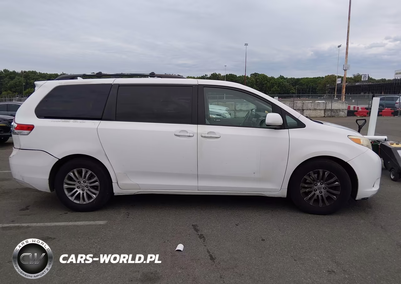 2011 Toyota Sienna Xle V6 VIN:5TDYK3DC3BS103576 - 13