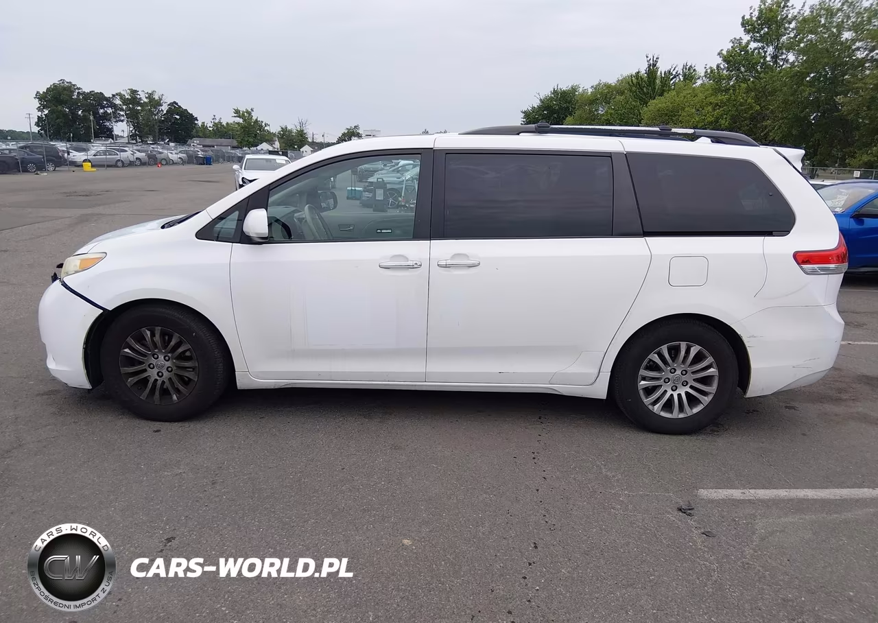 2011 Toyota Sienna Xle V6 VIN:5TDYK3DC3BS103576 - 14