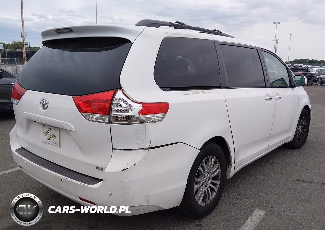 2011 Toyota Sienna Xle V6 VIN:5TDYK3DC3BS103576 - 4
