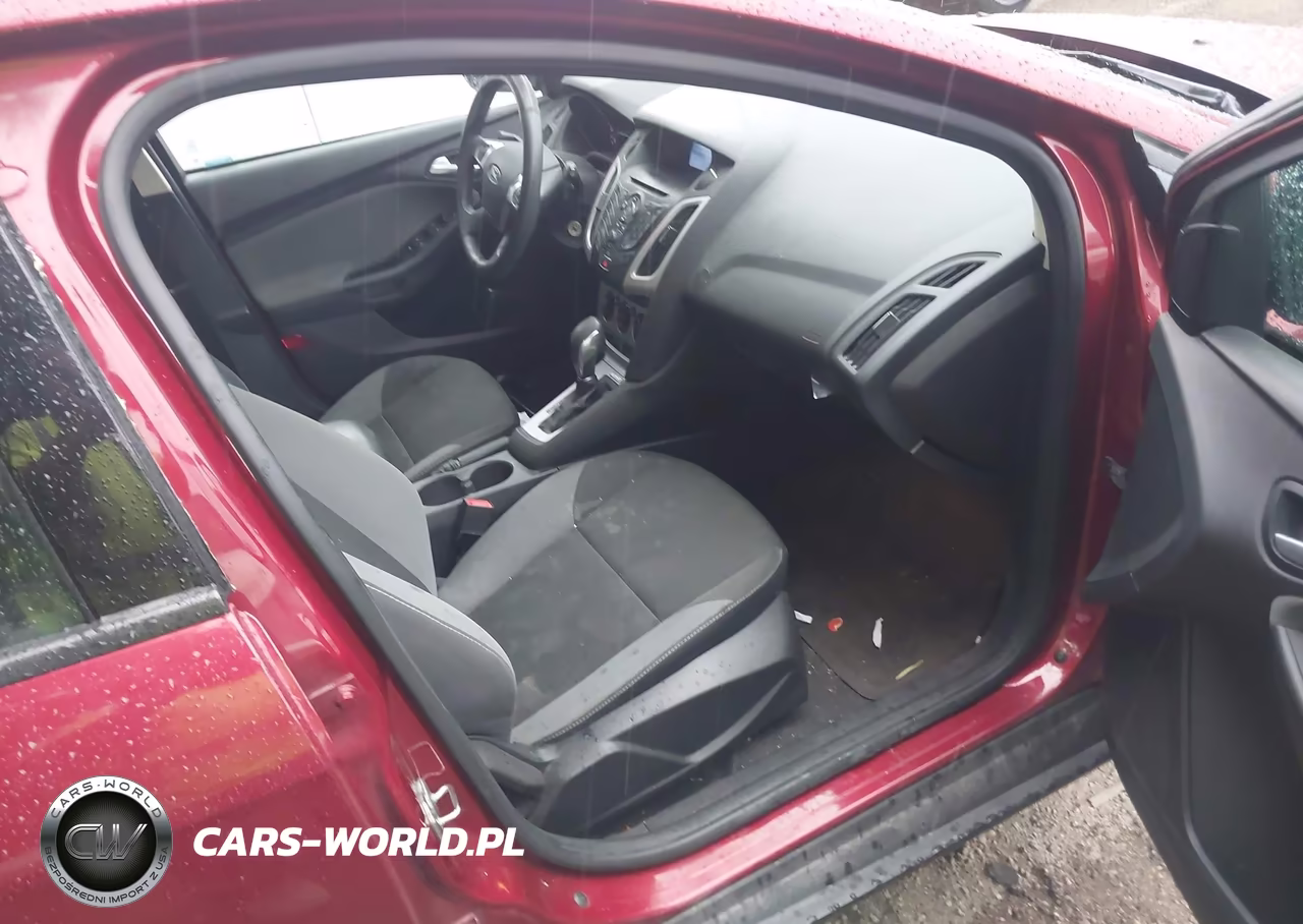 2014 Ford Focus Se VIN:1FADP3K20EL389053 - 5