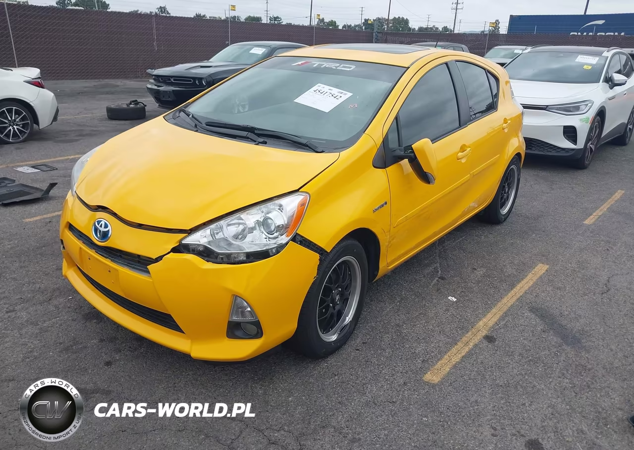 2014 Toyota Prius C Four VIN:JTDKDTB33E1080465 - 2
