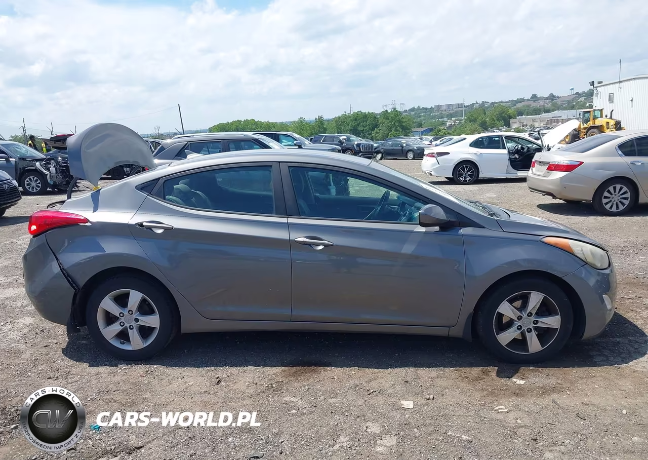 2013 Hyundai Elantra Gls VIN:5NPDH4AE7DH167055 - 13