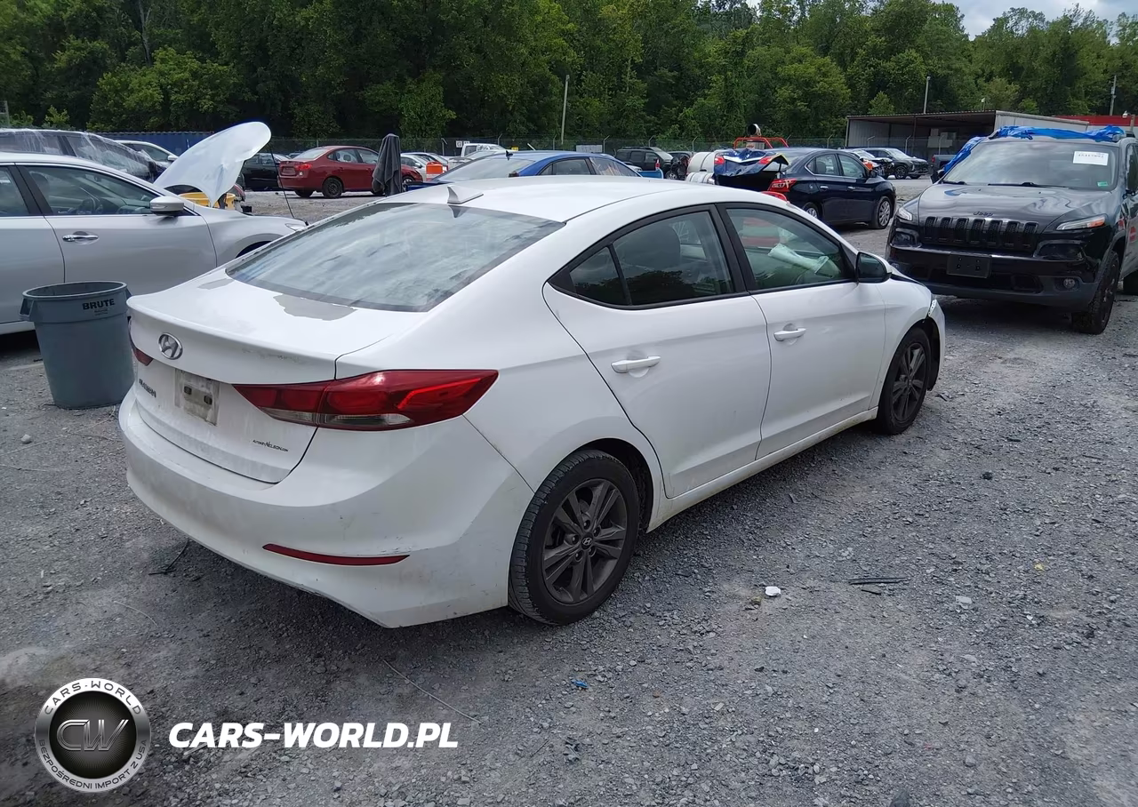 2018 Hyundai Elantra Sel VIN:5NPD84LF6JH363781 - 4