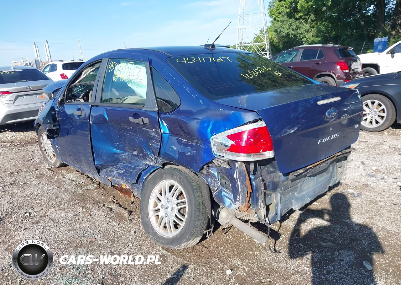 2009 Ford Focus Se VIN:1FAHP35N29W108026 - 3