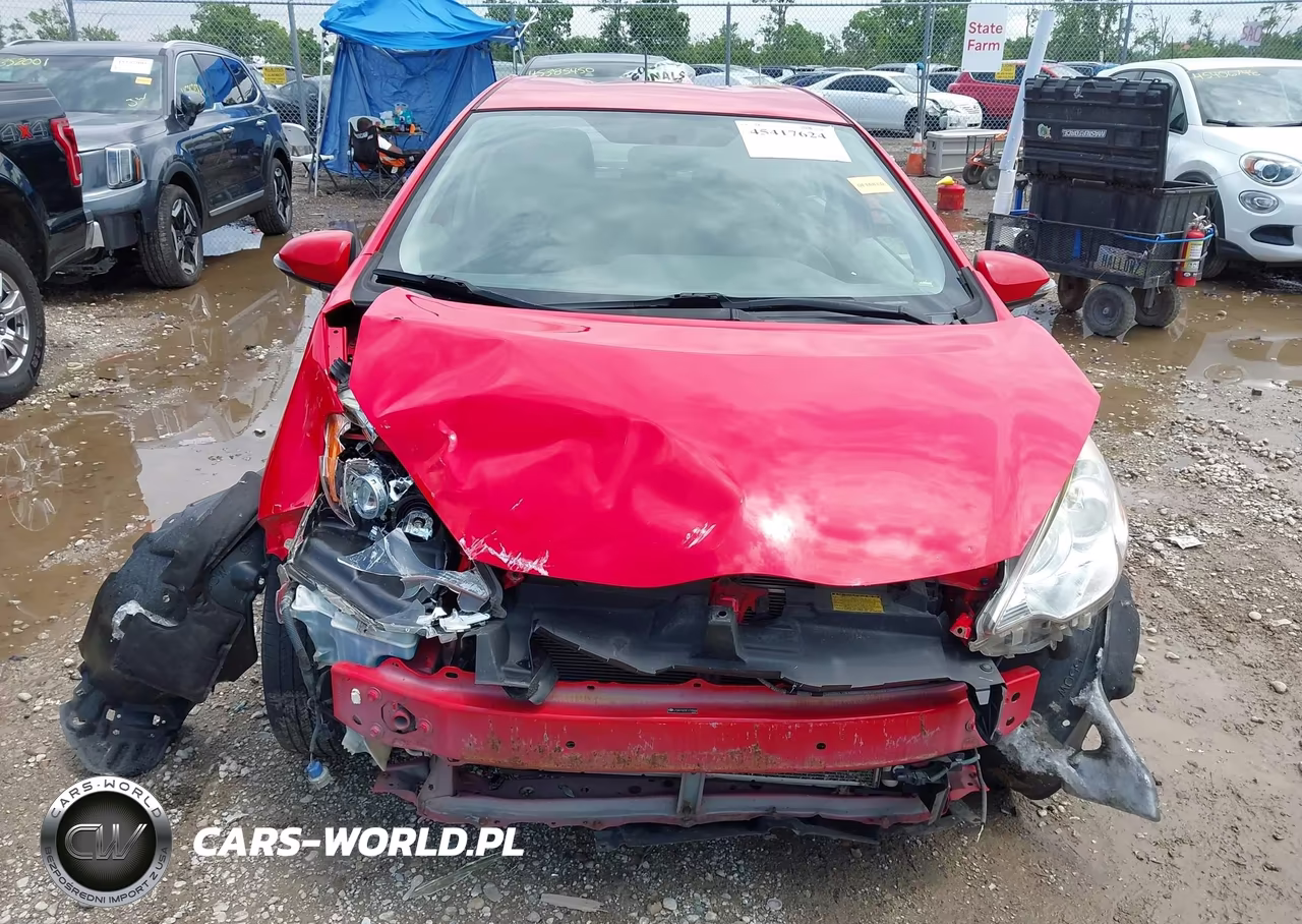 2014 Toyota Prius C Two VIN:JTDKDTB33E1078988 - 13