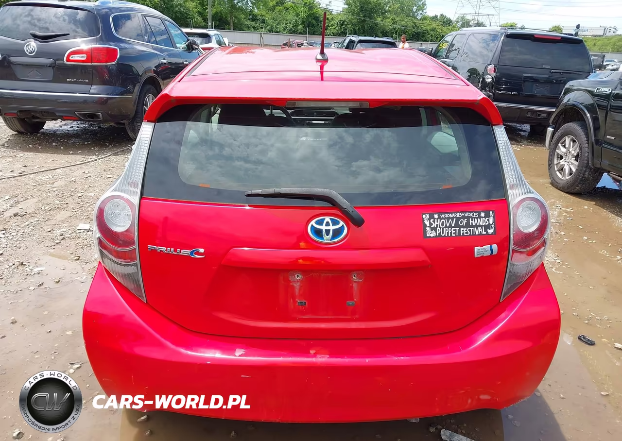 2014 Toyota Prius C Two VIN:JTDKDTB33E1078988 - 17