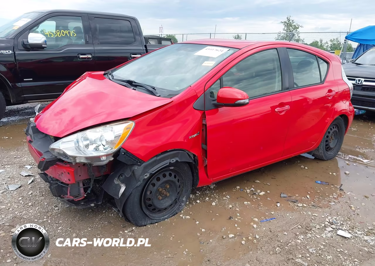 2014 Toyota Prius C Two VIN:JTDKDTB33E1078988 - 2