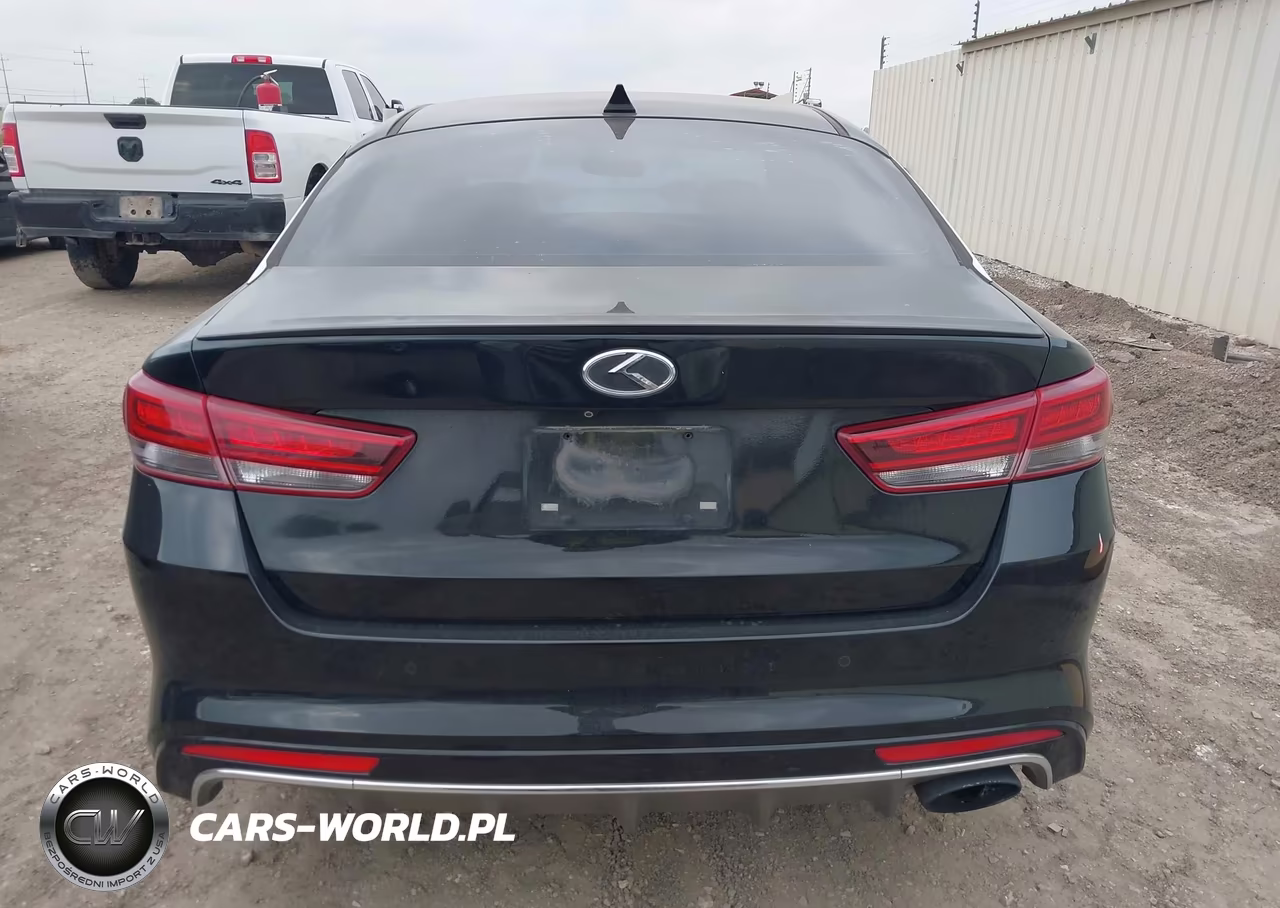 2018 Kia Optima S VIN:5XXGT4L34JG206182 - 17