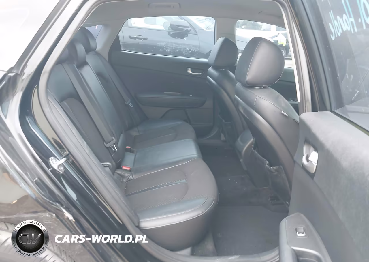 2018 Kia Optima S VIN:5XXGT4L34JG206182 - 8