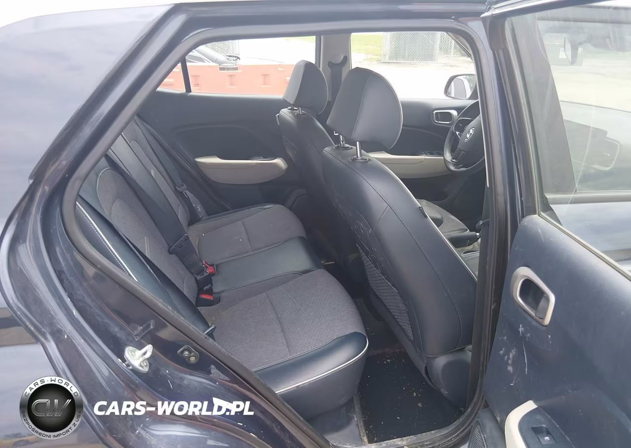 2020 Hyundai Venue Denim VIN:KMHRC8A3XLU021713 - 8