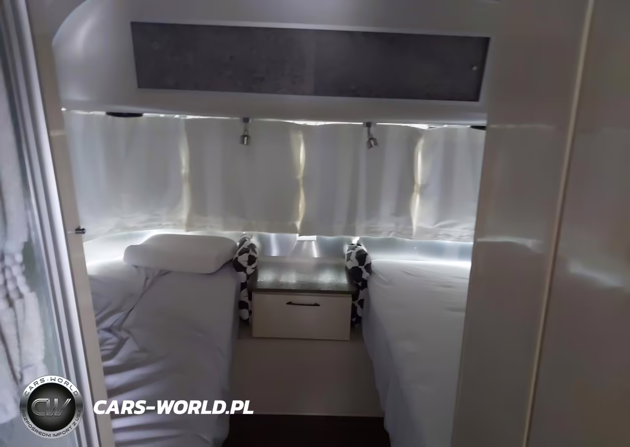 2019 Airstream Intl Serenity VIN:1STJFYJ24KJ547384 - 5