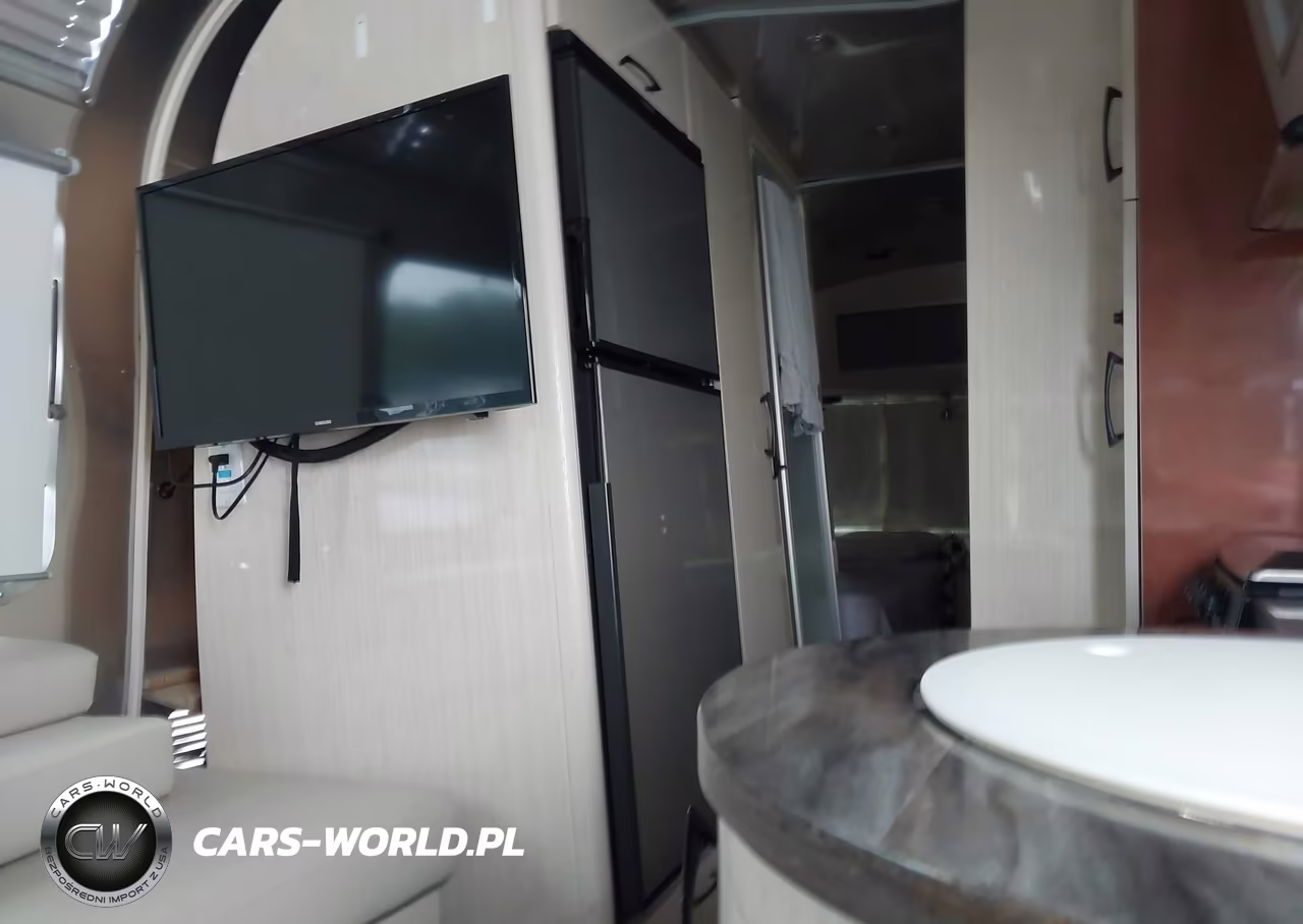 2019 Airstream Intl Serenity VIN:1STJFYJ24KJ547384 - 7