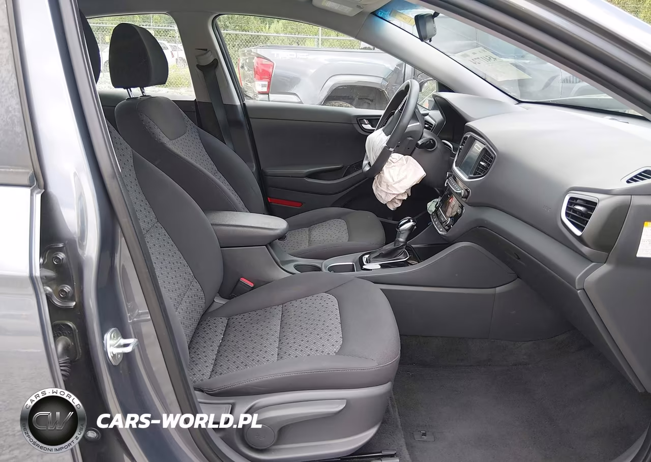 2018 Hyundai Ioniq Hybrid Blue VIN:KMHC65LC0JU076449 - 5