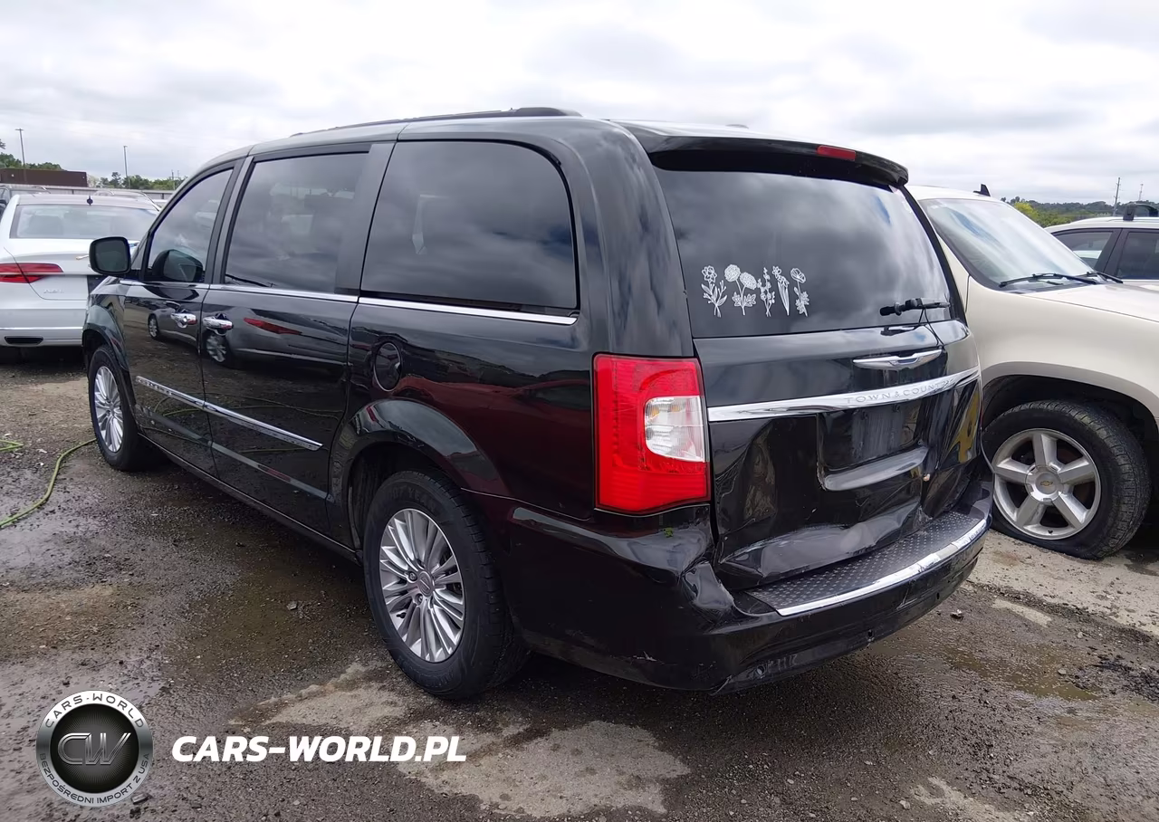 2015 Chrysler Town & Country Touring-L VIN:2C4RC1CG0FR656887 - 3