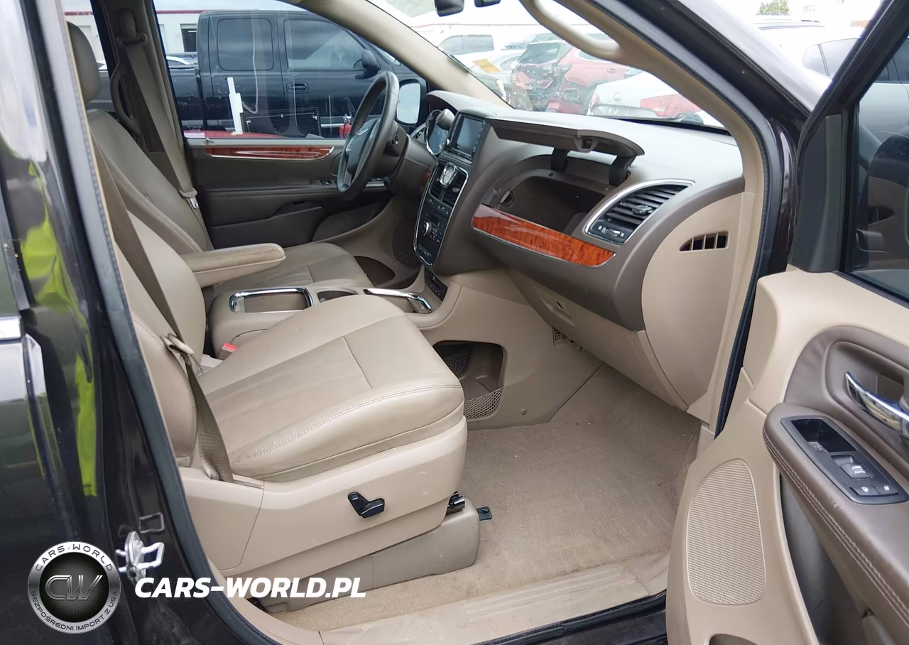 2015 Chrysler Town & Country Touring-L VIN:2C4RC1CG0FR656887 - 5