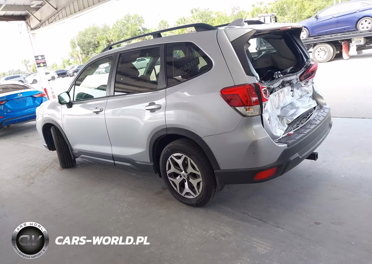 2019 Subaru Forester Premium VIN:JF2SKAEC4KH545457 - 3