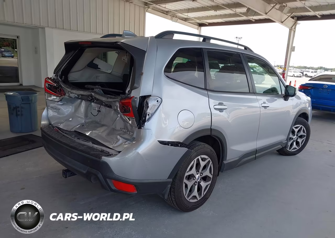 2019 Subaru Forester Premium VIN:JF2SKAEC4KH545457 - 4