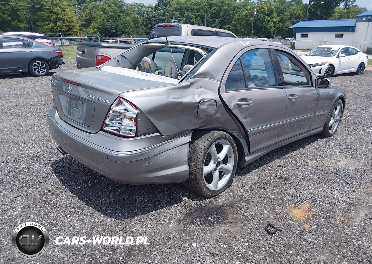 2005 Mercedes-Benz C 230 Kompressor Sport VIN:WDBRF40J05F672617 - 4