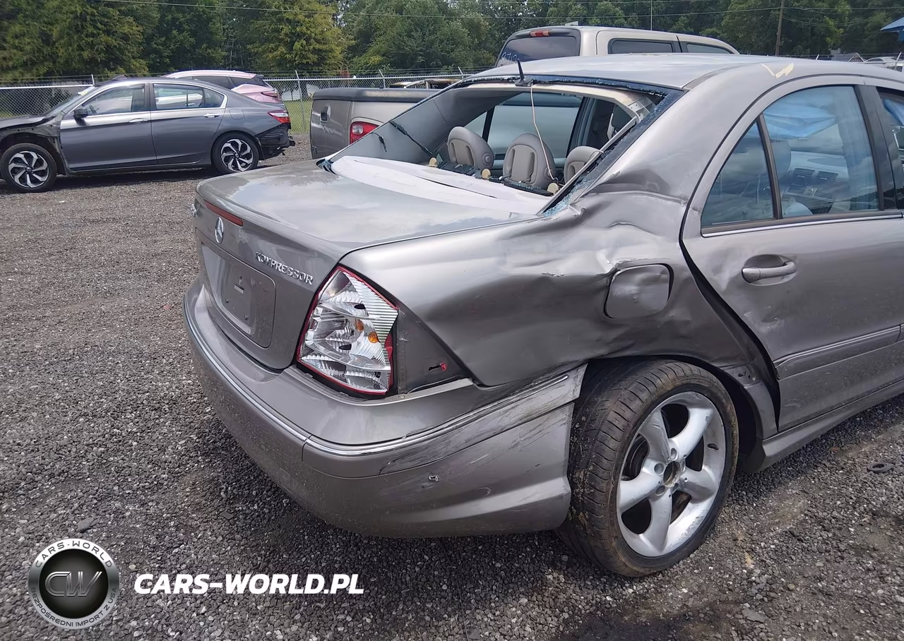 2005 Mercedes-Benz C 230 Kompressor Sport VIN:WDBRF40J05F672617 - 6