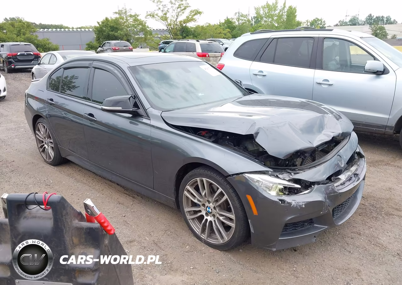2013 BMW 335I xDrive – zdjęcie 1 z 17