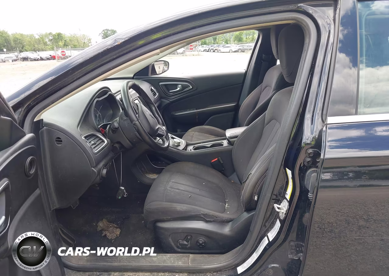 2015 Chrysler 200 Limited VIN:1C3CCCAB5FN675851 - 5